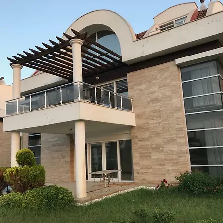 Pearl Golf וילה באלאק